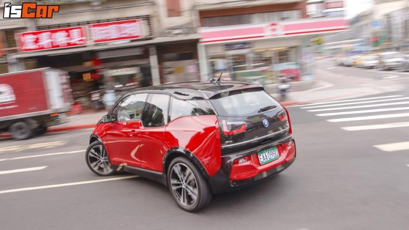 BMW i3s忠孝東路大挑戰【戰力分析篇】