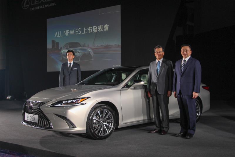 和泰汽車總經理蘇純興(右一)。