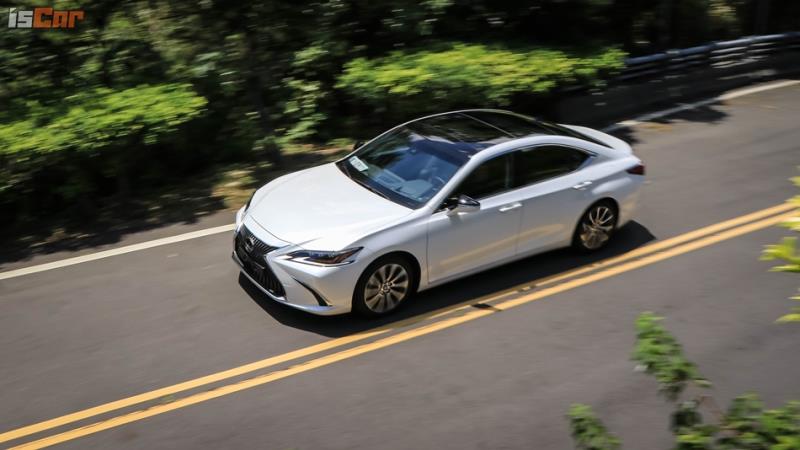 舒適移動美學，Lexus ES 250 旗艦版【駕乘質感篇】