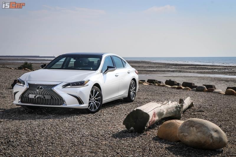 舒適移動美學，Lexus ES 250 旗艦版【駕乘質感篇】