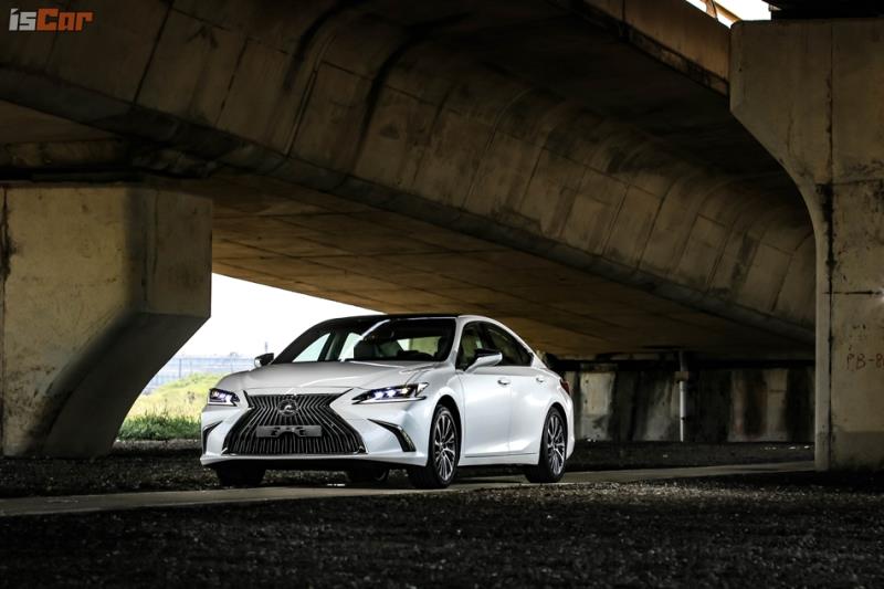 舒適移動美學，Lexus ES 250 旗艦版【駕乘質感篇】