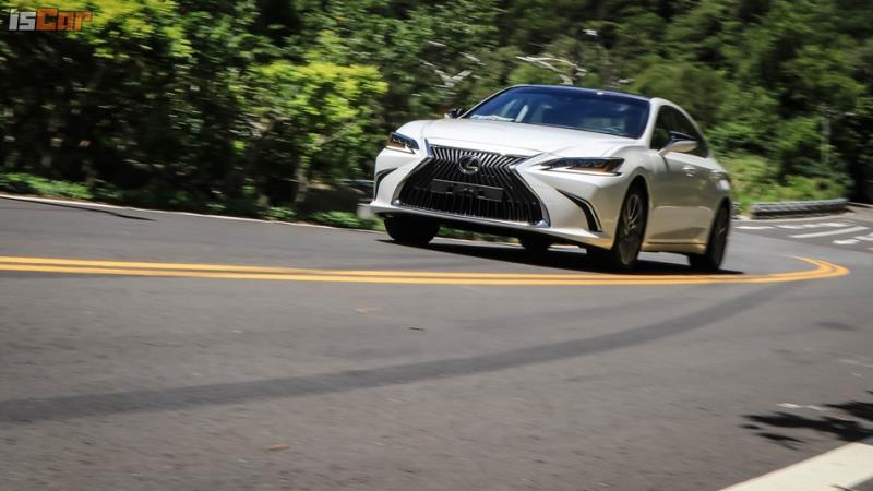 舒適移動美學，Lexus ES 250 旗艦版【駕乘質感篇】
