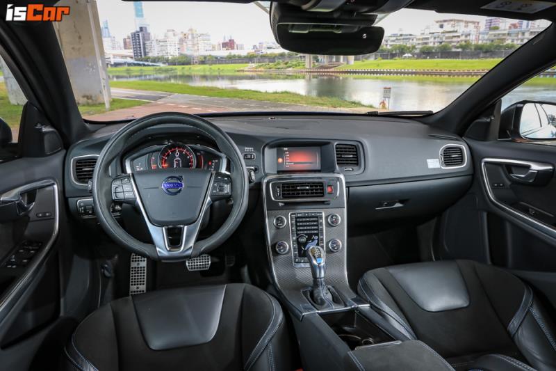 Volvo V60 Polestar 最後的燃油星光