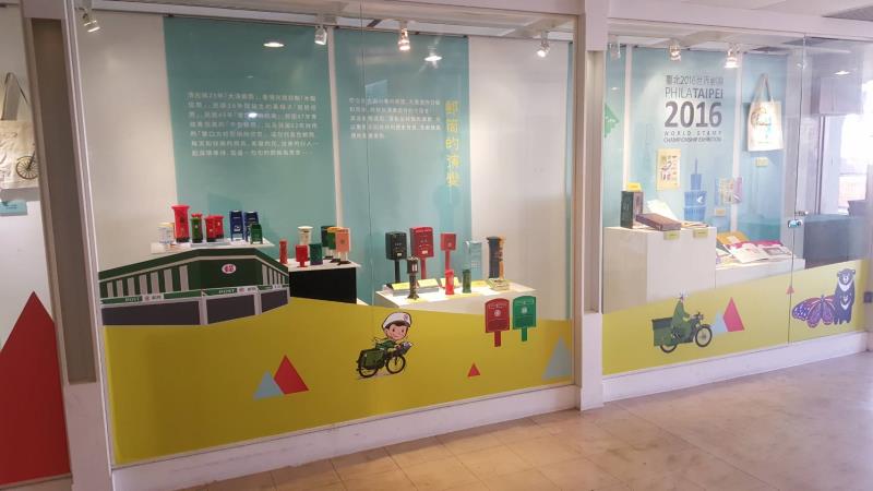 特展展出郵政博物館館藏之燈塔、海洋生物、橋梁、自行車、鐵道、臺灣風景及自然生態等多樣性主題郵品，期望引領民眾透過色彩豐富、圖案精美的郵票，探詢文化微觀縮影，體驗方寸之美。