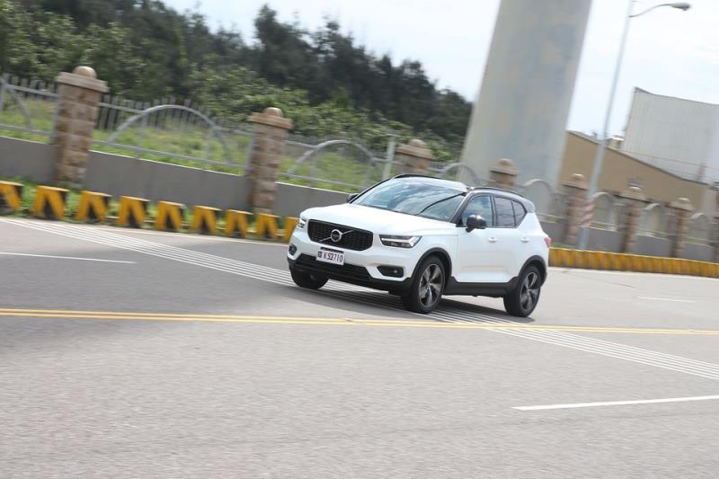 XC40在動態表現上不輸高階的XC60，唯一的缺憾就是隔音超差。