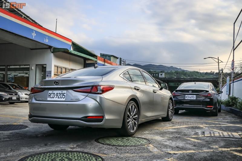 直上油電旗艦 Lexus ES300h v.s. ES250 百公里油耗實測