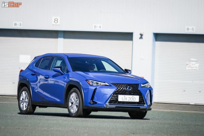 Lexus UX200、UX250h日本賽道試駕