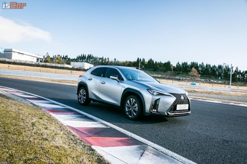 Lexus UX200、UX250h日本賽道試駕