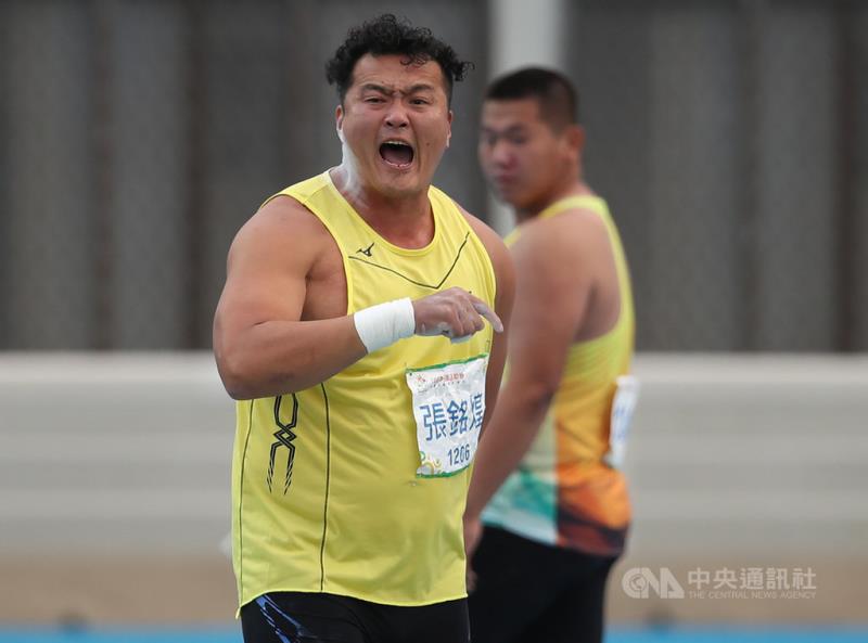 108年桃園全國運動會持續進行，代表台中市出賽的全國鉛球紀錄保持人張銘煌23日在決賽擲出17公尺68，完成9連霸，他喊話想丟到不能再丟。