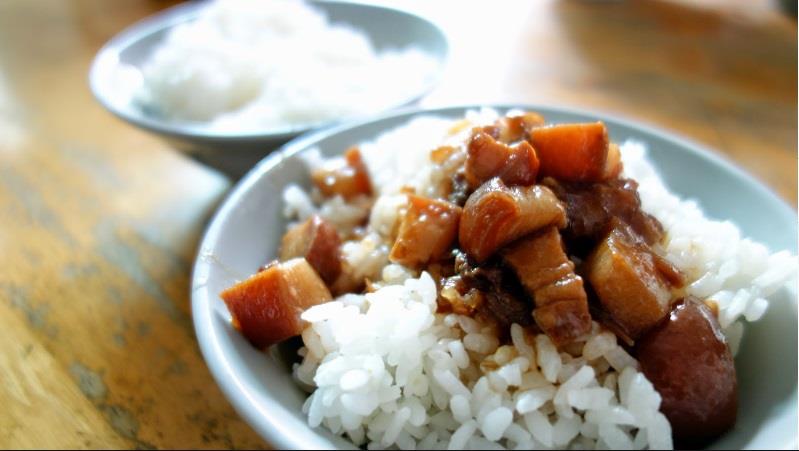 東區清香牛肉湯，黑珍珠肉燥。