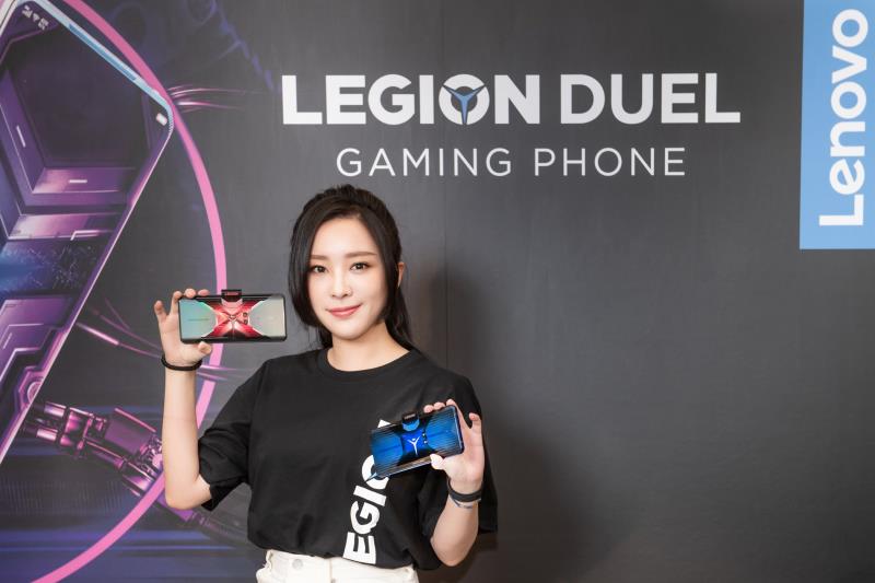 美女遊戲實況主讚效能 Lenovo電競手機直播不受限