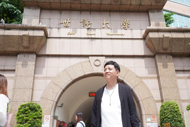超越麥克風的影響力　陳凱倫誓當時尚教授