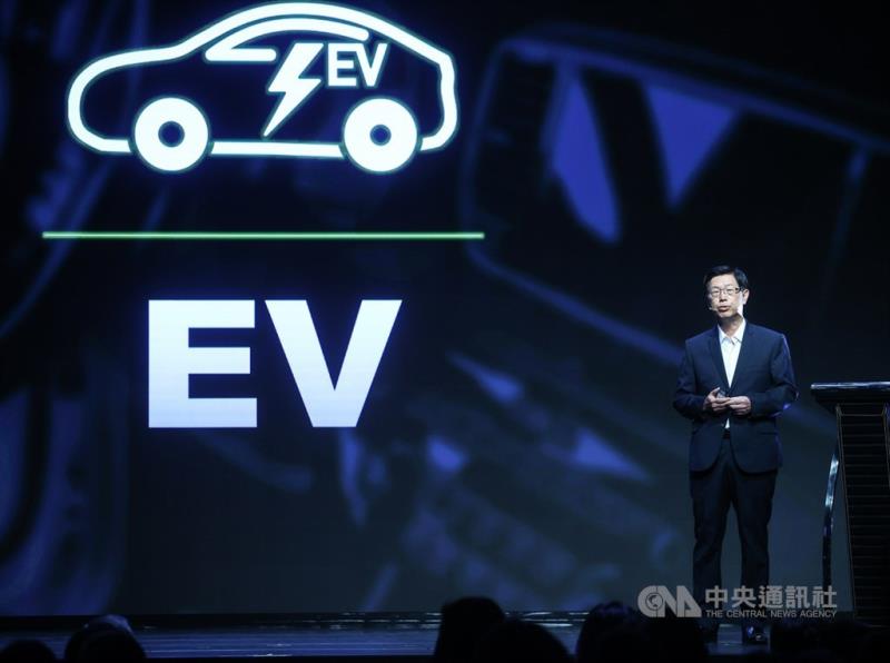 鴻海公布6大電池科技 估2024年推商業固態電池