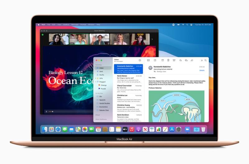 在疫情衍生的宅經濟效應帶動下，市場研究機構TrendForce預估，2020年MacBook出貨量將達1550萬台，年增23.1%。圖為MacBook Air。（圖取自蘋果公司網頁apple.com）