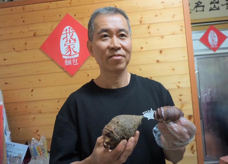 今年獲得金門縣模範勞工表揚的黃奕禧