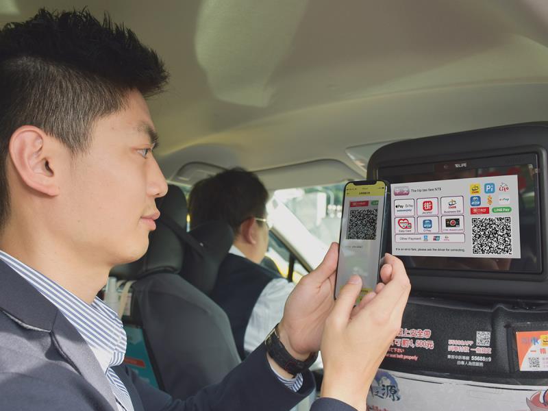 台灣大車隊「企業會員乘車服務」讓員工搭車免付現，不用紙本單據報帳，有效節省企業管理成本80%以上。