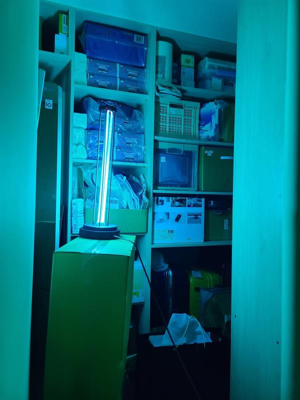 防疫用品熱銷 486團購表示兩天內家用型紫外線殺菌燈管熱銷破千支。