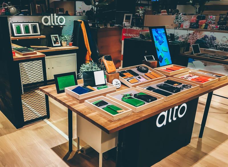 台灣知名皮革配件品牌Alto 為全新iPhone 13系列打造多款皮革手機殼。