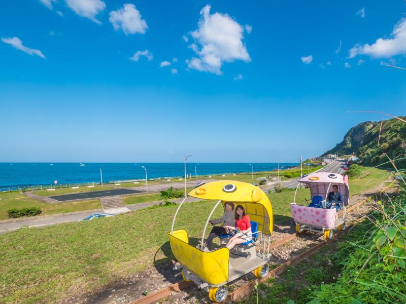 深澳鐵道自行車享受山海一線的騎乘樂趣。