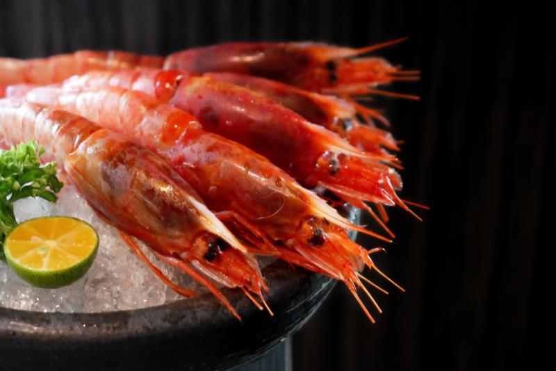 鼎盛十里 8月將推出『戀蝦在七夕』浪漫活動，來店點2套鍋物套餐，再加贈7隻『生食級』胭脂蝦。