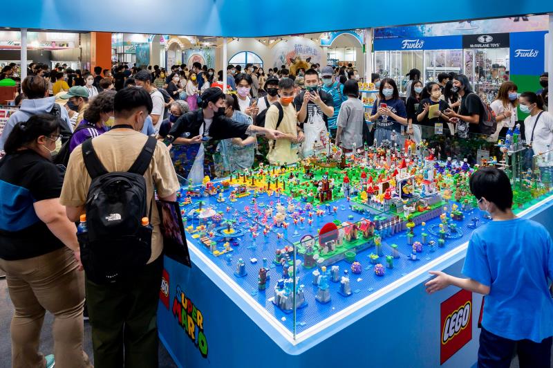 樂高超級瑪利歐ACG展覽期間，吸引大批玩家參觀體驗.