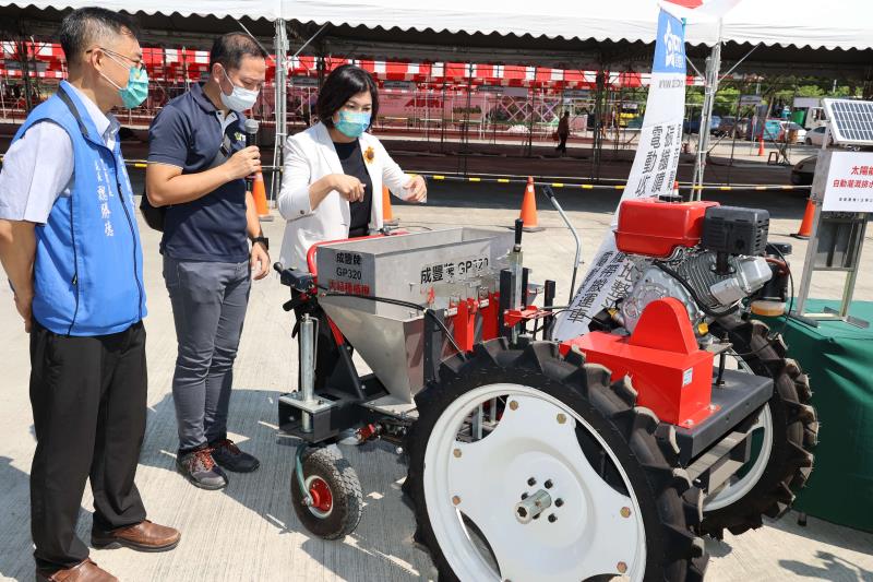 展覽邀集來自香港、日本、韓國等各國在台代理商，與全國農機、設施設備、資材及農特產品廠商在內，共412家國內外優秀品牌廠商，結合行政院農委會農糧署、雲林縣政府、臺灣農業機械暨資材協會、台灣農業設施協會、建設機械協會、雲林縣農會、台南區農業改良場及雲林縣植物保護商業同業公會，齊力展出1千多個攤位。