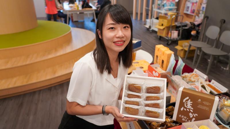 「新北嚴選」的特色商品分為三大類別，有「美味好禮」、「風味美食」、「文創工藝組」。(圖為武藏野洋菓子的伯爵瑪德蓮).