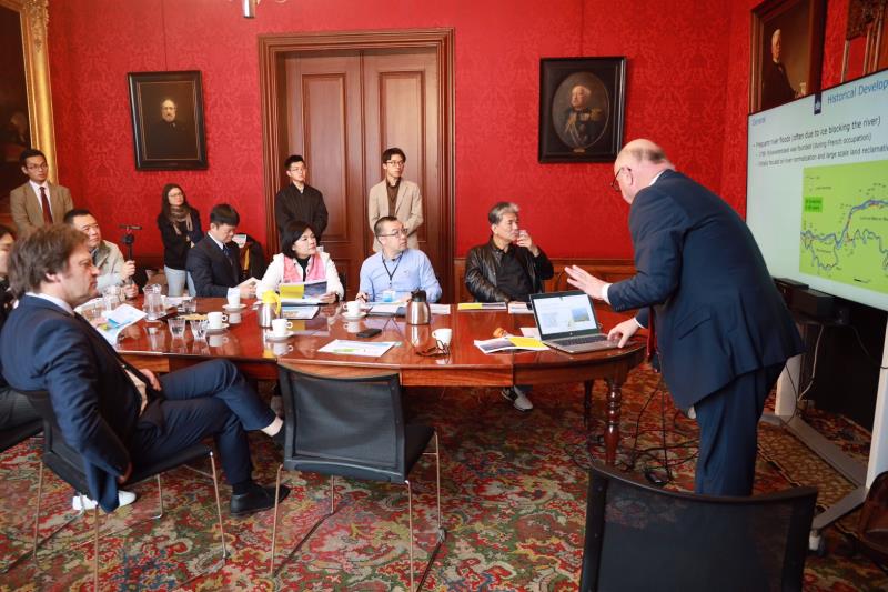 荷蘭基礎建設及水資源管理部水利管理局防洪計畫負責人 Richard Jorissen分享荷蘭經驗。
