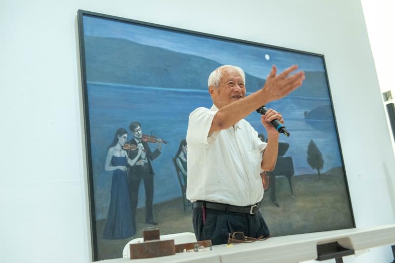 陳景容教授自臺灣省立師範大學藝術系（現為國立臺灣師範大學美術系）畢業後，於1960年赴日留學，在武藏野美術大學學習濕壁畫與鑲嵌畫的製作，返台後並於1987年在國家音樂廳創作出臺灣第一幅濕壁畫《樂滿人間》。