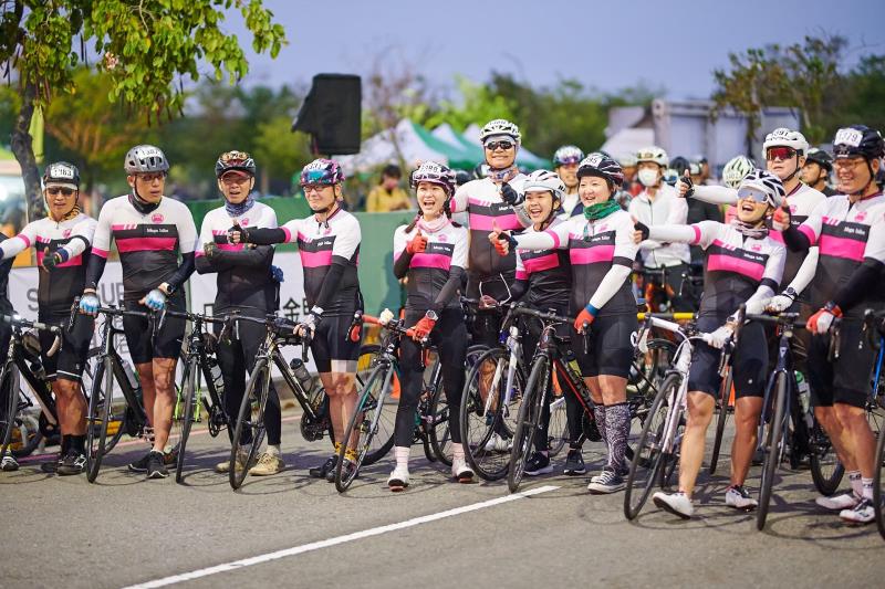 兆豐銀行續冠名贊助美利達彰化經典百K自行車賽事，支持體育活動全方位發展，共創健康活力社會。