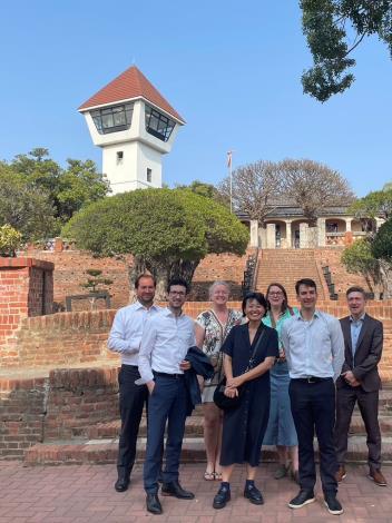 比利時魯汶市訪團前往台南市古蹟安平古堡參觀。