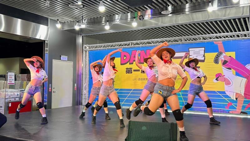 遠雄廣場為響應奧運今年首次加入霹靂舞賽事。