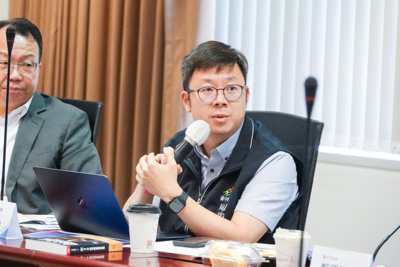 林谷隆局長主持台中數位產業研討會。