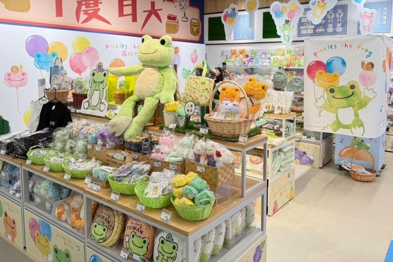 即日起〈pickles the frog萌蛙匹克〉快閃第三彈來到台隆手創館LaLaport南港旗艦店。