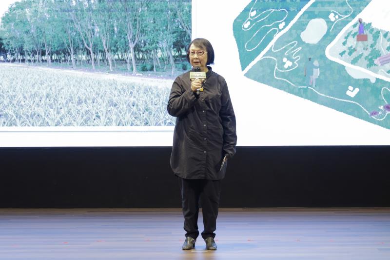 屏東高樹泰和興業股份有限公司辜懷群董事長分享平地造林故事。