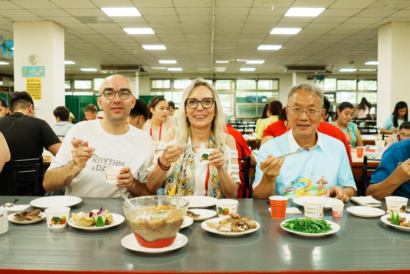 珍奶遇見土耳其料理　宜蘭童玩節異國文化交流飄香耕莘校區