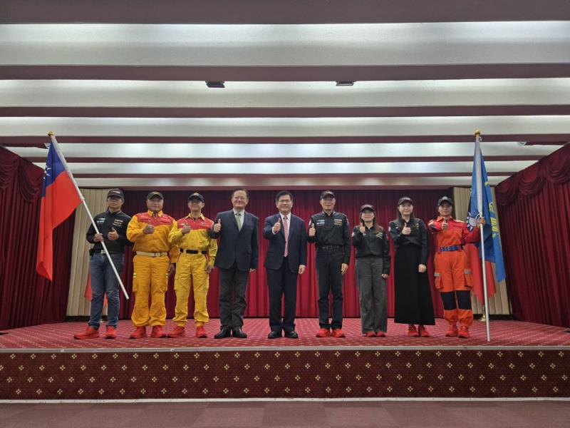 外交部授旗中華安駕學會i Taiwan Rally Team 勉2025第三十屆亞洲拉力賽奪佳績。