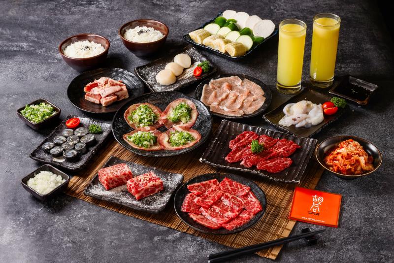 經典雙品燒肉盛 $3,999 元：最適合初次造訪胡同的饕客。