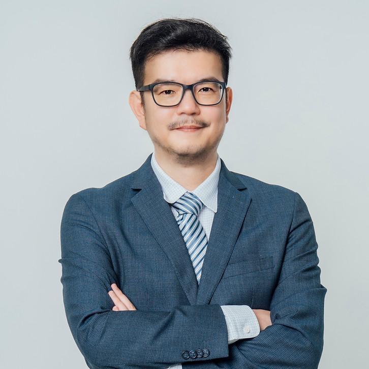 美國上市YD Bio Limited 公司納斯達克創辦人、執行長、及董事長。