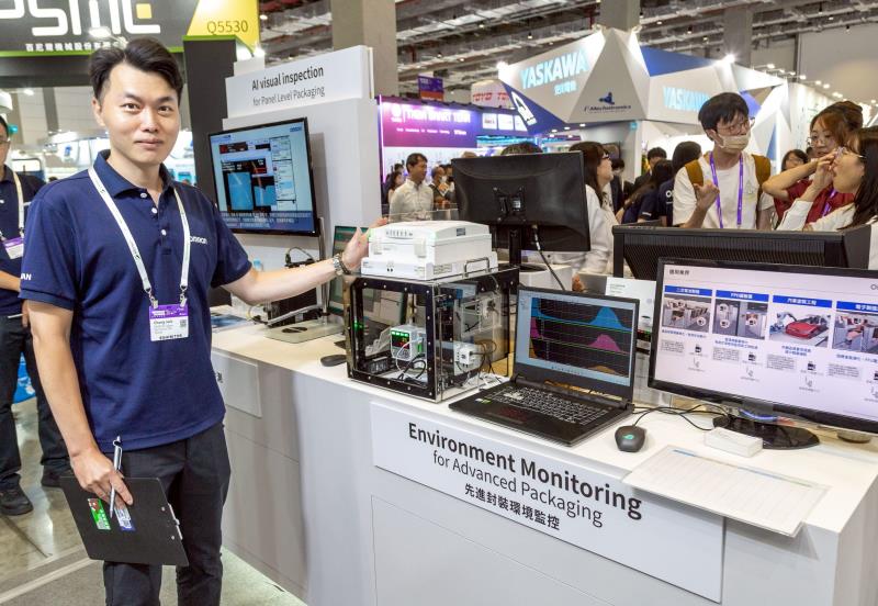歐姆龍在本屆半導體展展示結合NVIDIA Omniverse平台與Sysmac Studio的數位孿生系統，能全面強化製程可視化與品質管理效率。