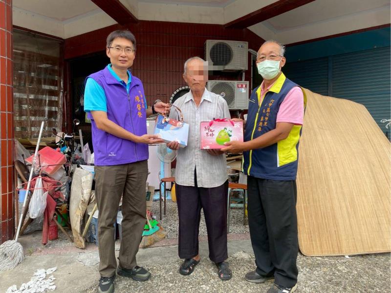 秋節到 六甲公所向長者獻上祝福與溫暖