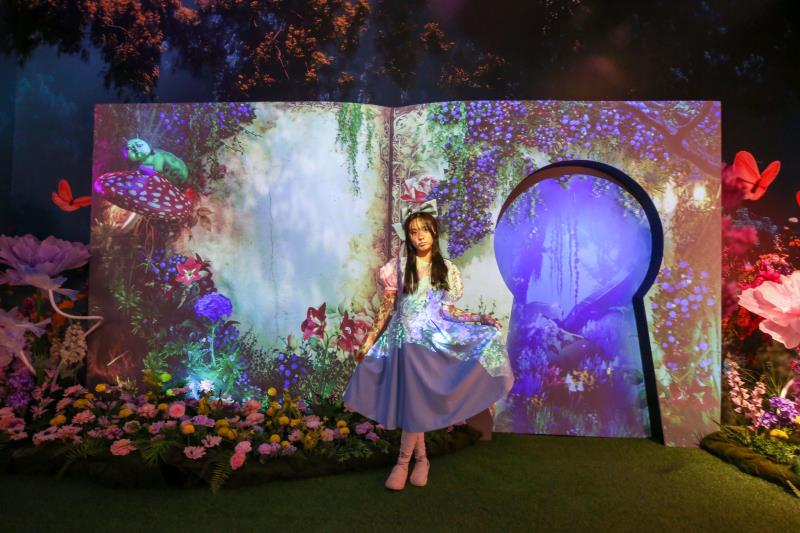 《愛麗絲拯救仙境》沉浸展11/8微風奇幻登場