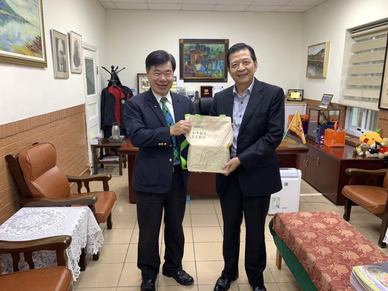 陸委會及策進會訪視港澳高中生表達關懷與勉勵