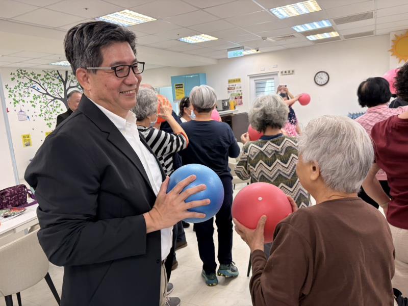 甄瑞興導入蒙特梭利「認知悠能」照護理念 助失智長者找回生活意義