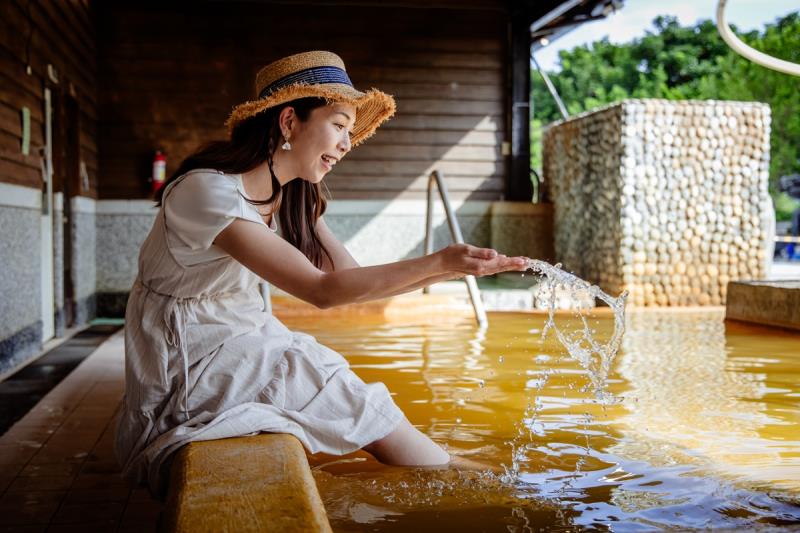 泡湯免開車！花蓮溫泉季推「週末免費接駁車＋專車遊程」 帶你輕鬆走進瑞穗、安通暖心之旅