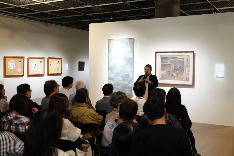 美術系李思賢主任表示，美術系自1983年創立以來，即強調學術深度與創作自由並進，形成兼容並蓄的藝術教育體系。