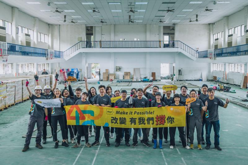 馬太鞍堰塞湖潰壩後 遠雄志工合力修復光復國中臨時體育館