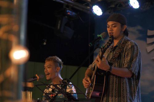 週二計劃演出。