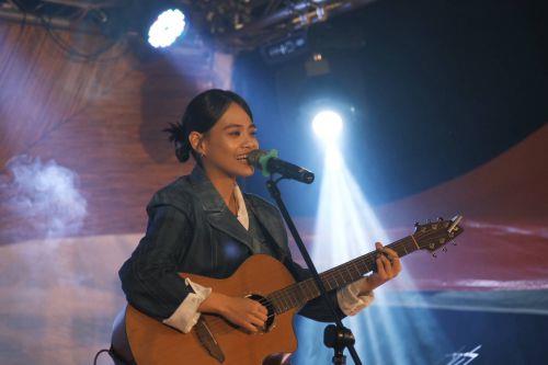 吱吱郭芝吟演出。