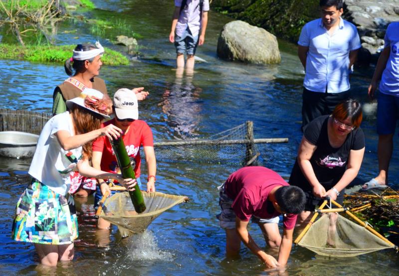 花蓮光復騎讀日  邀鏟子超人重返現場見證復甦